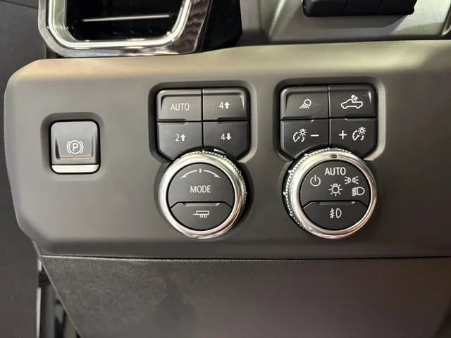 Used 2025 White Frost Tricoat GMC Denali Ultimate image 24