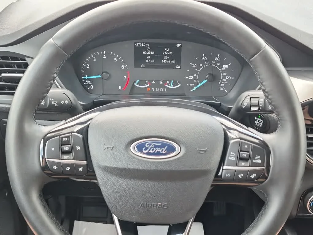 Used 2022 Agate Black Ford SE image 16