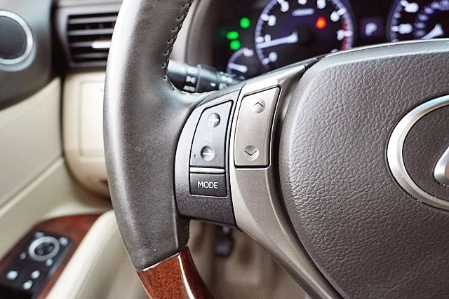 Used 2014 Gray Lexus 350 image 34