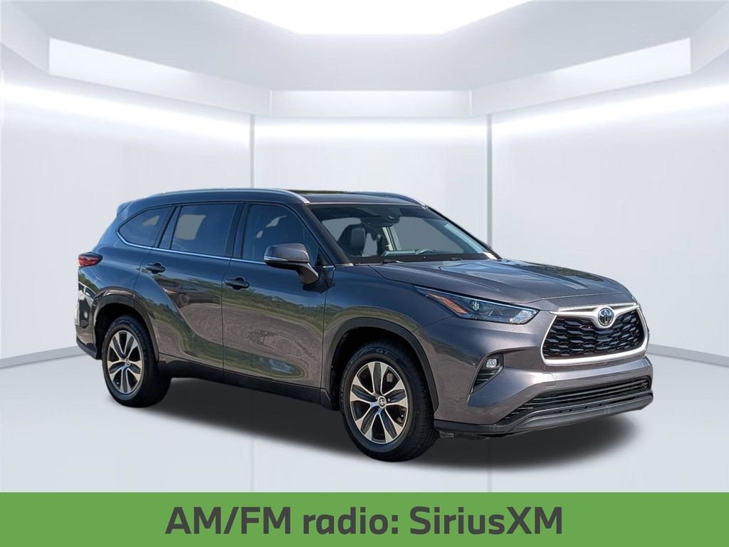 Used 2022 Gray Toyota XLE image 10