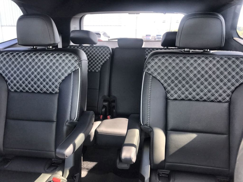 2026 GMC Acadia Denali - Photo 22