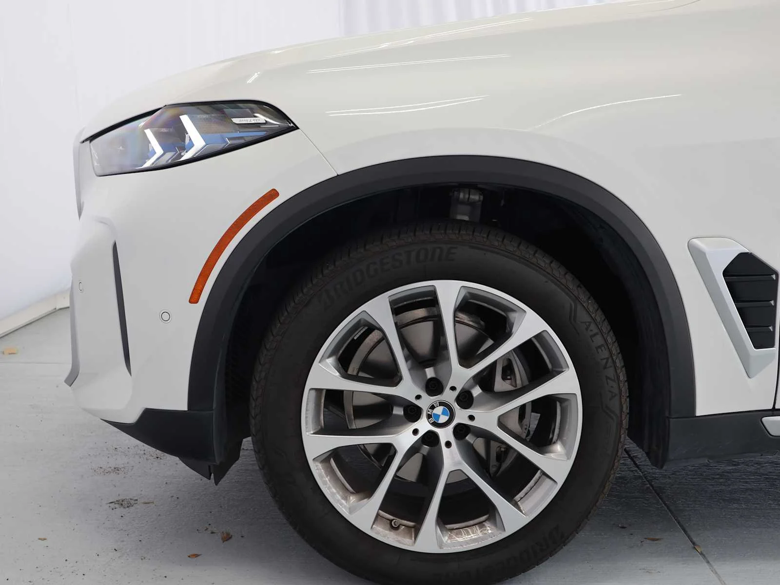 Certified Used 2026 Alpine White BMW xDrive40i image 8