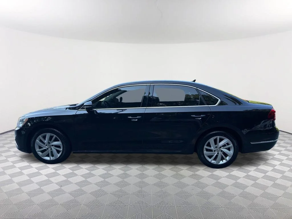 Used 2018 Black Volkswagen 2.0T SE image 8