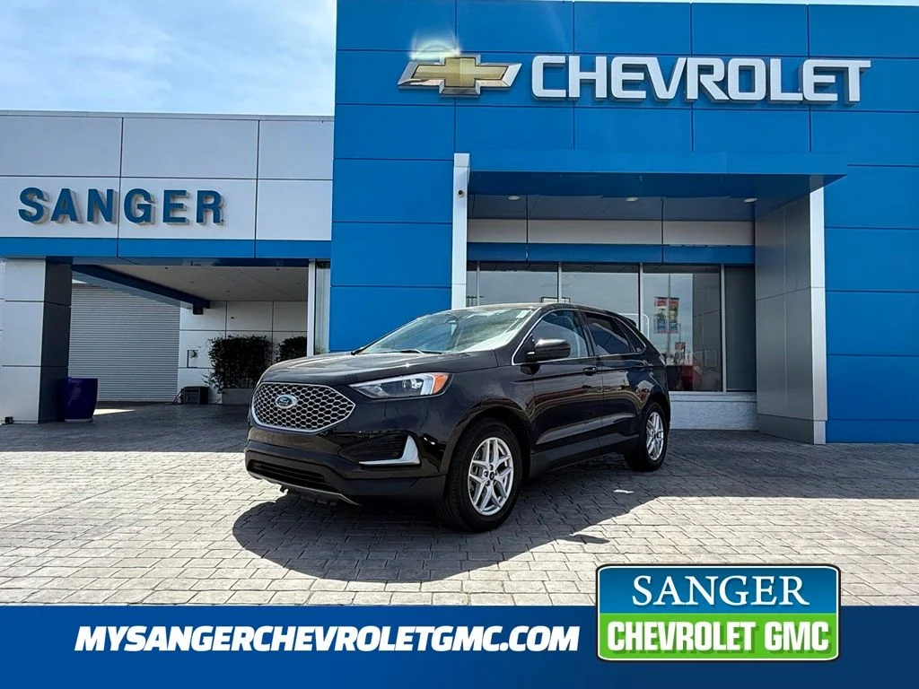 Used 2024 Black Ford SEL image 1