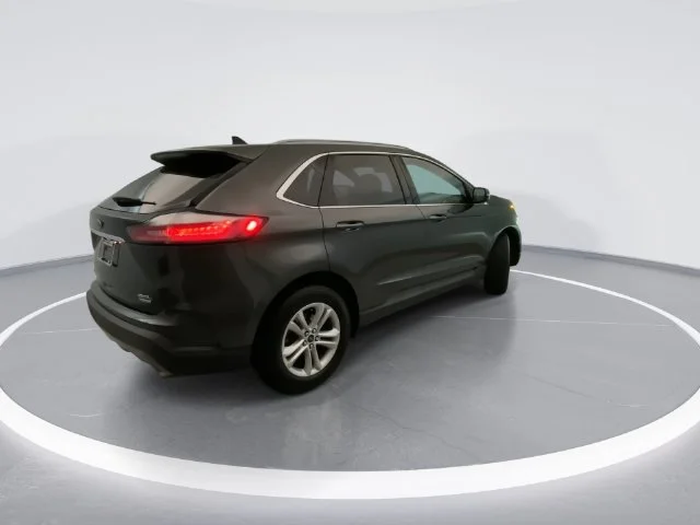 Used 2020 Gray Ford SEL image 4