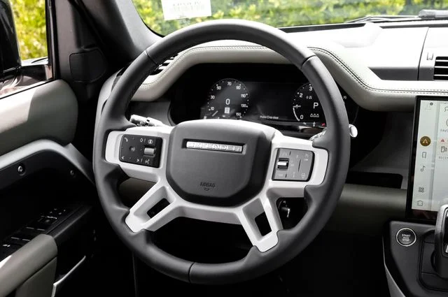 New 2026 Fuji White Land Rover S image 23
