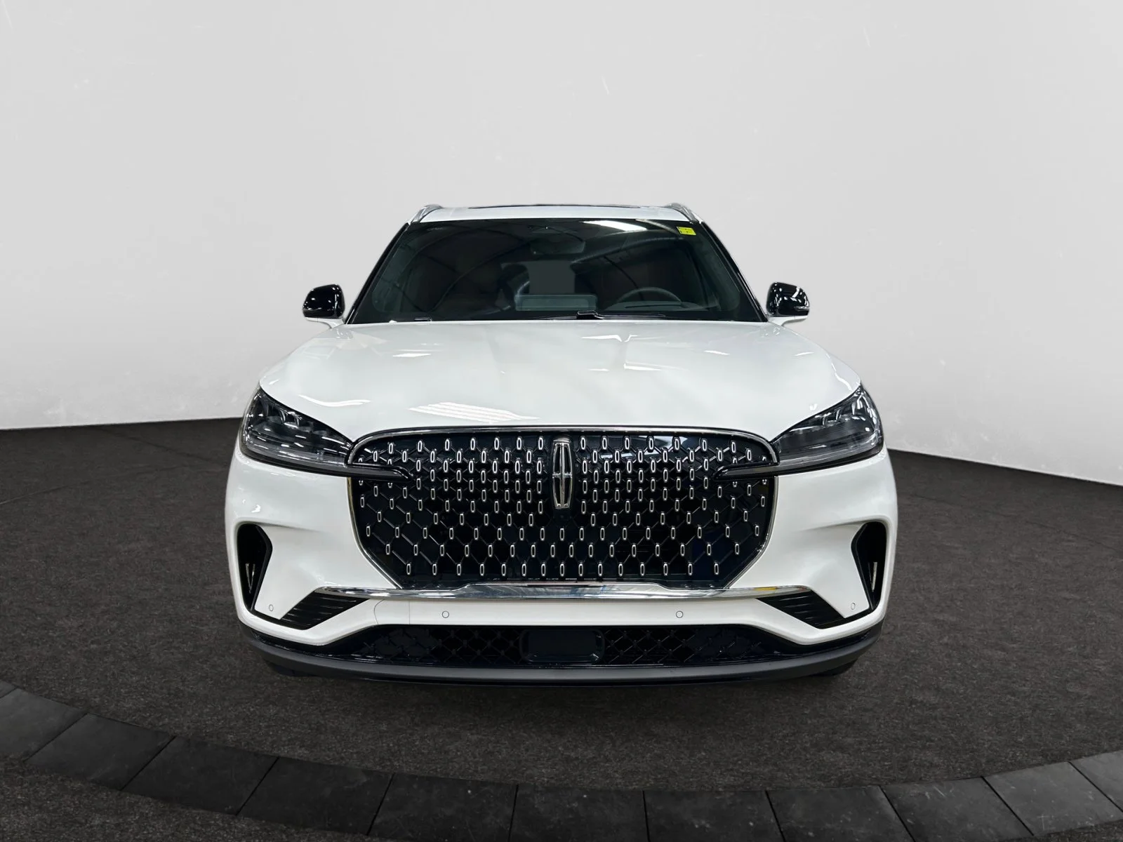 New 2026 Pristine White Metallic Tri-Coat Lincoln Reserve image 8