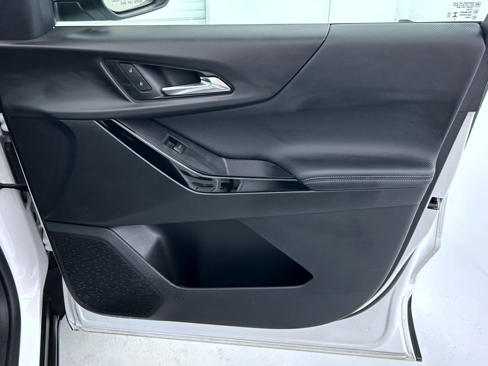 Used 2026 White Chevrolet LT image 16