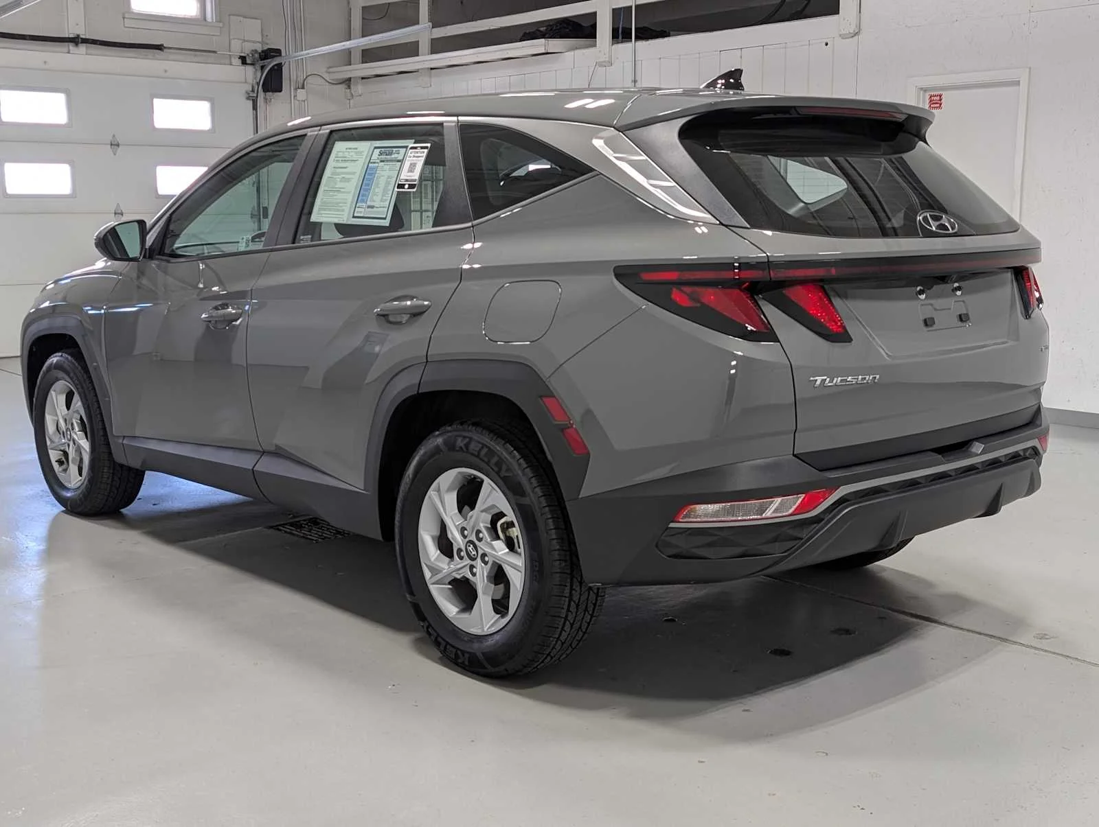 Used 2024 Hampton Gray Hyundai SE image 10