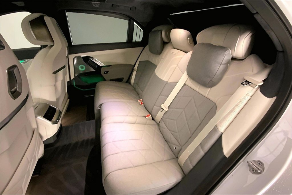 Certified Used 2023 Mineral White Metallic BMW  image 13