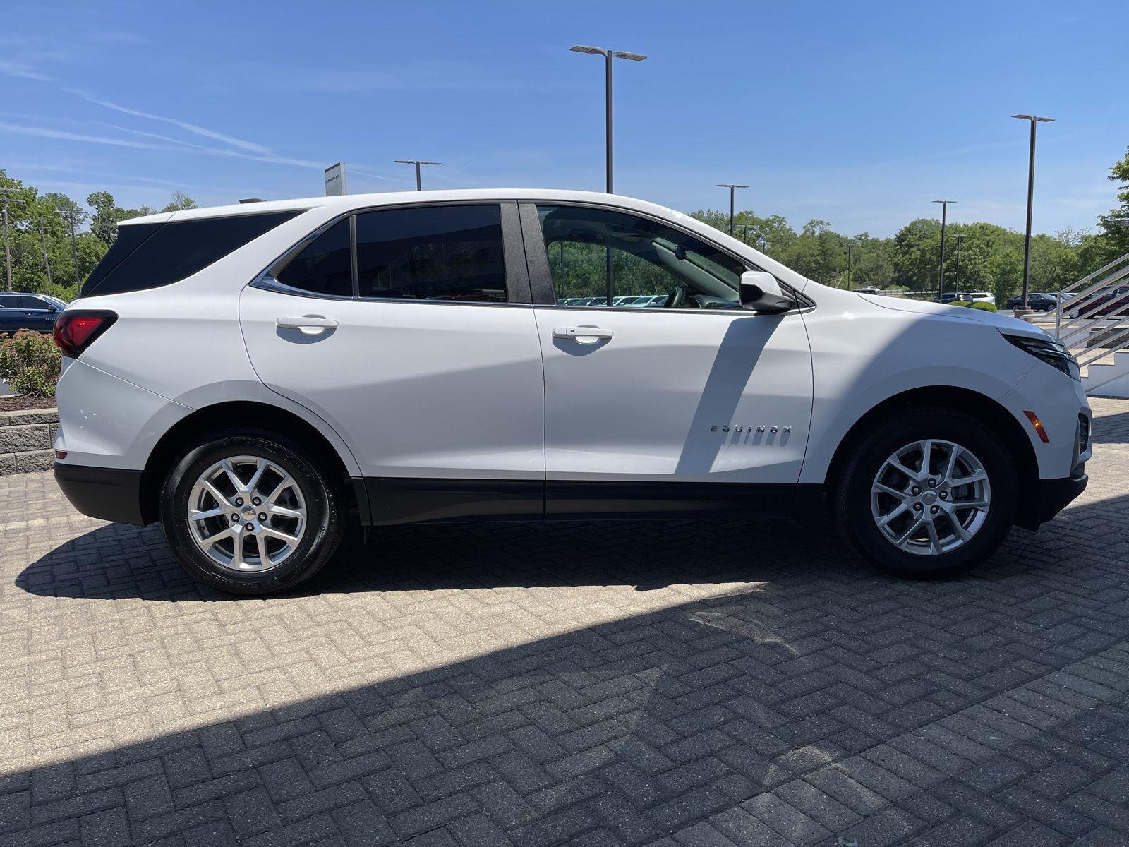 Used 2024 Summit White Chevrolet LT image 6
