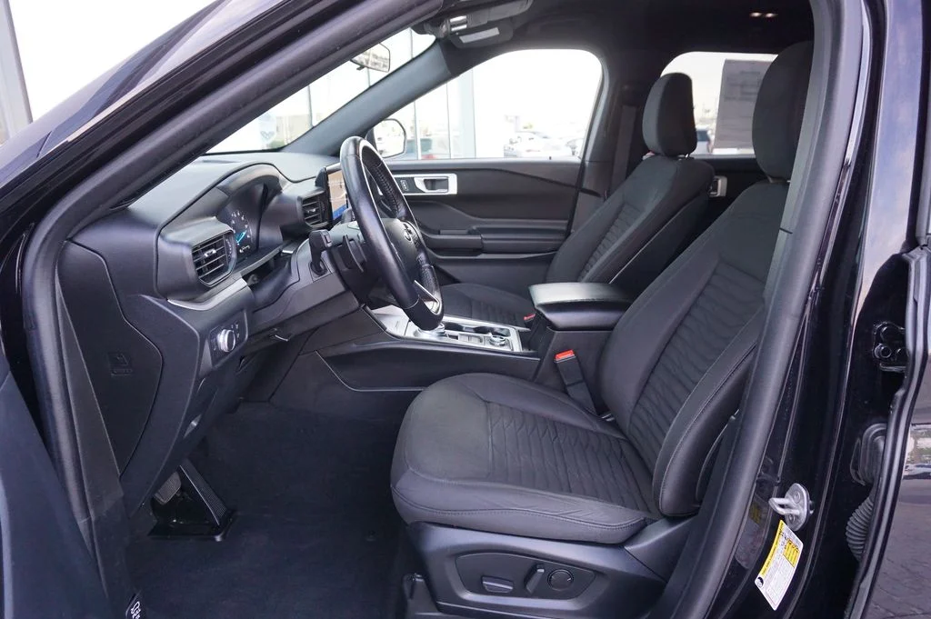 Used 2020 Black Ford XLT image 11