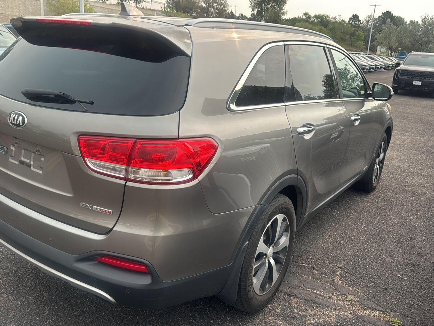 Used 2016 Titanium Silver Kia EX image 4