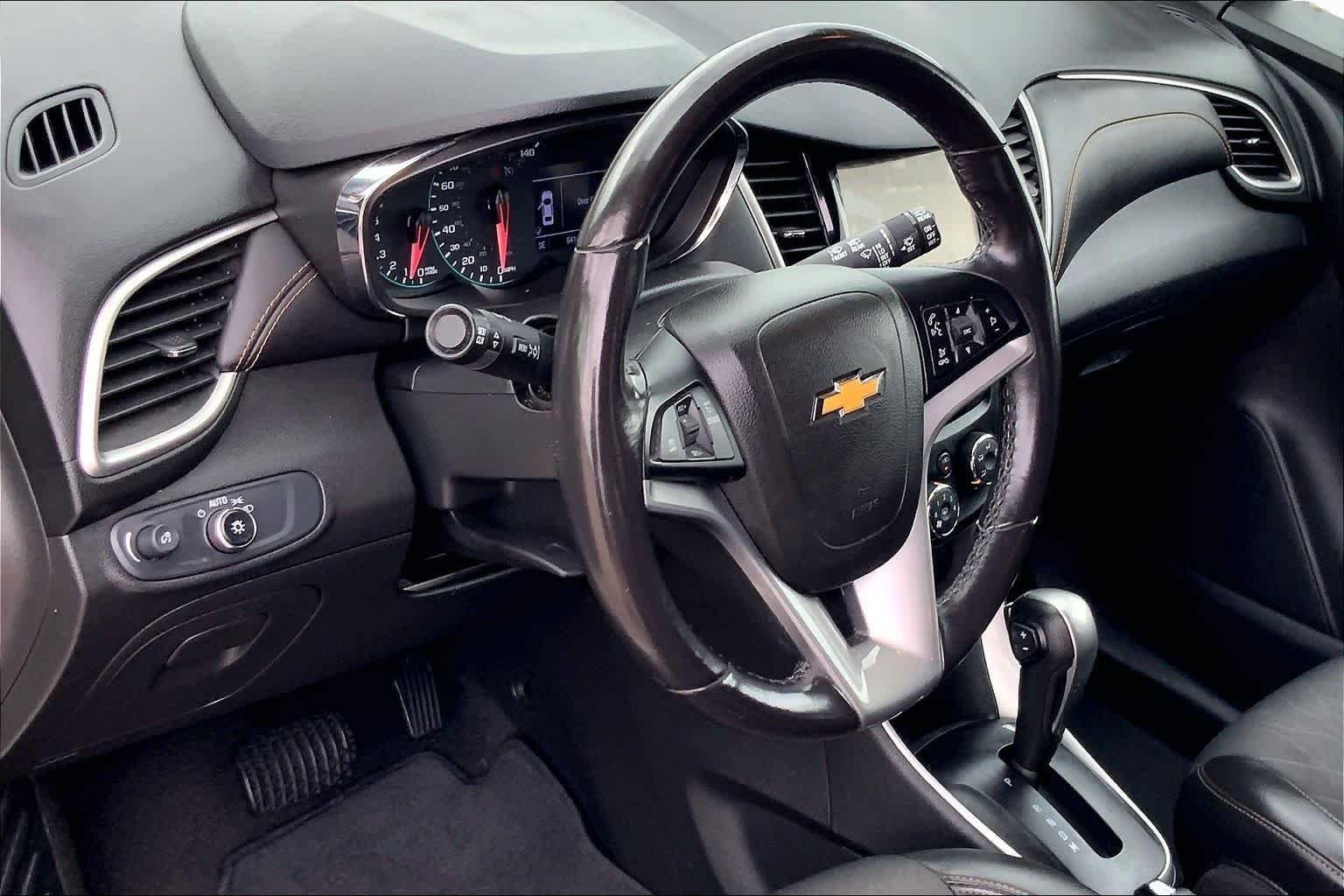 Used 2019 Silver Ice Metallic Chevrolet LT image 17