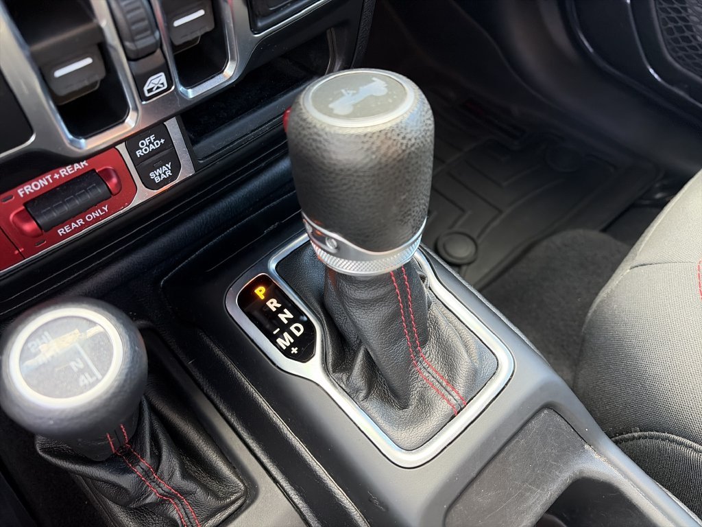 Used 2021 Granite Crystal Clearcoat Metallic Jeep Unlimited Rubicon image 28
