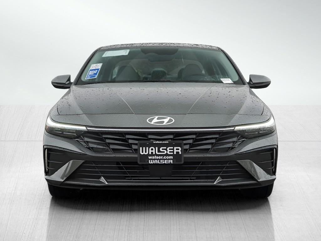 New 2026 Amazon Gray Hyundai Limited Sedan FWD image 27