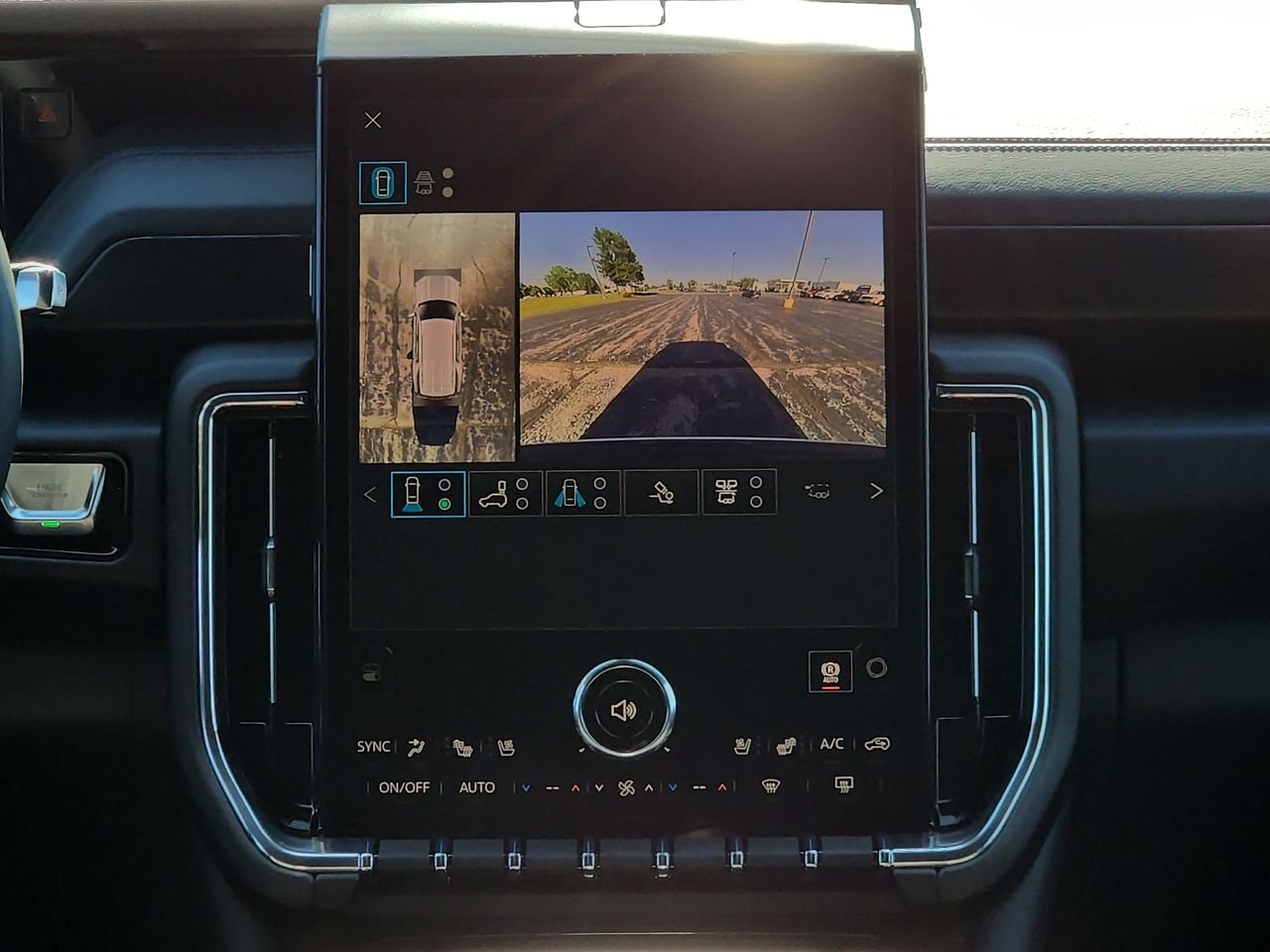 2026 GMC Yukon Denali - Photo 16