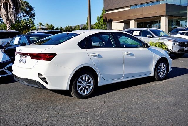 Used 2023 White Kia LX image 7