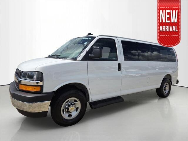 2025 Chevrolet Express 3500 LT