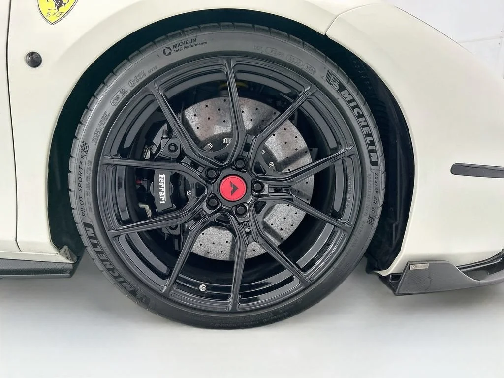 Used 2018 Bianco Avus Ferrari  image 27