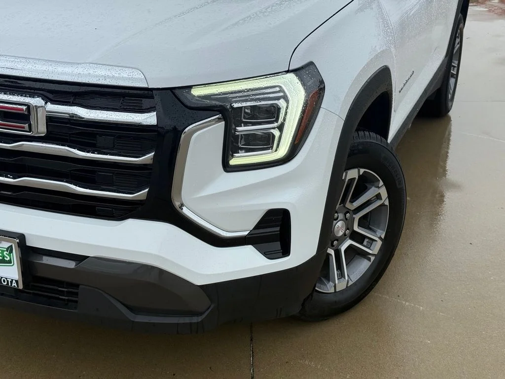 Used 2026 White GMC Elevation image 7