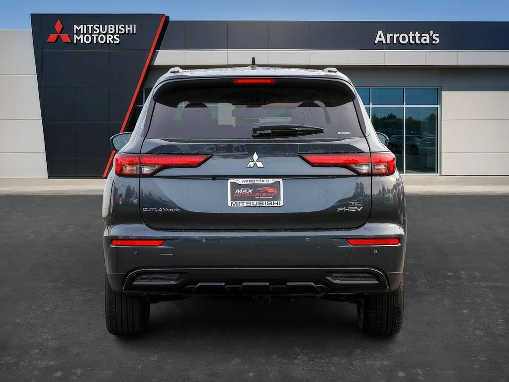 New 2025 Black Mitsubishi SEL image 6