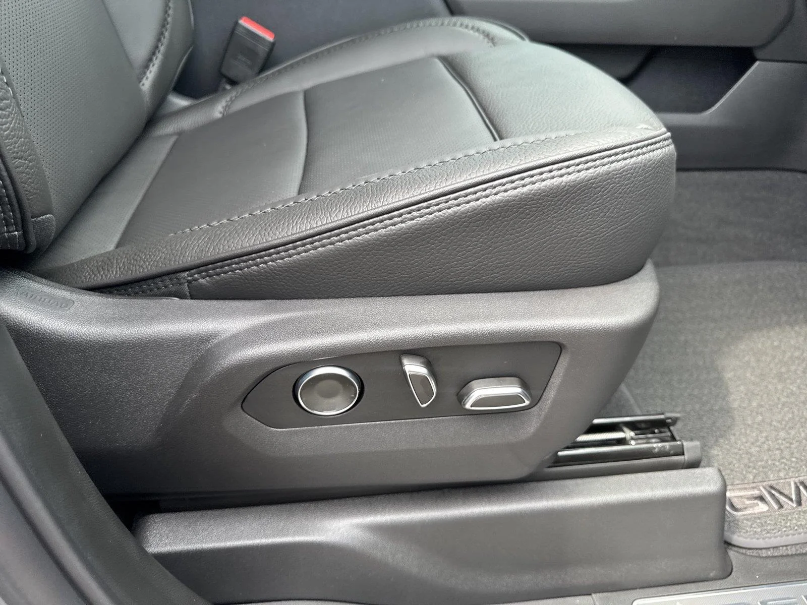 New 2026 Sterling Metallic GMC Denali image 39