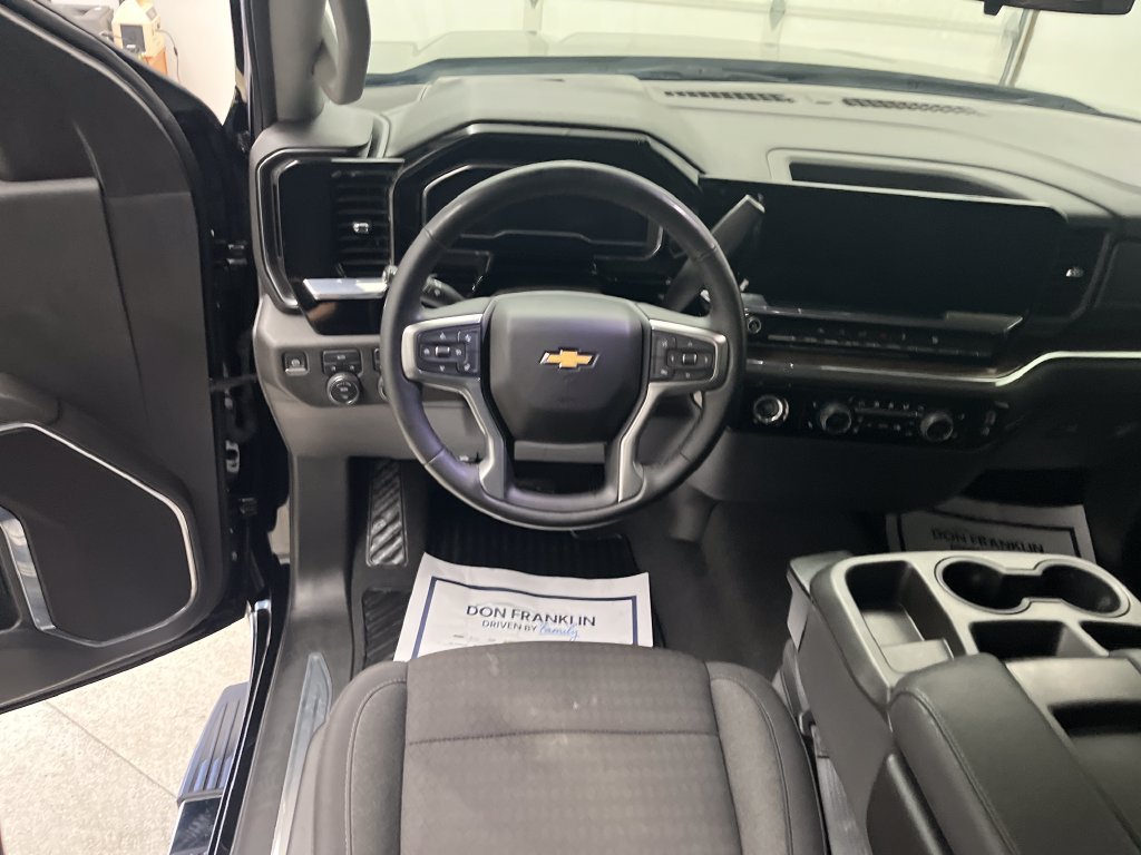 Used 2024 Black Chevrolet LT image 17
