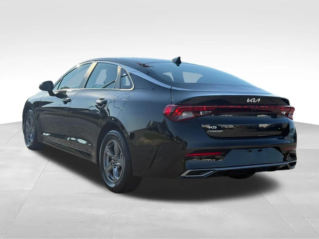 Used 2024 Black Kia LXS image 3