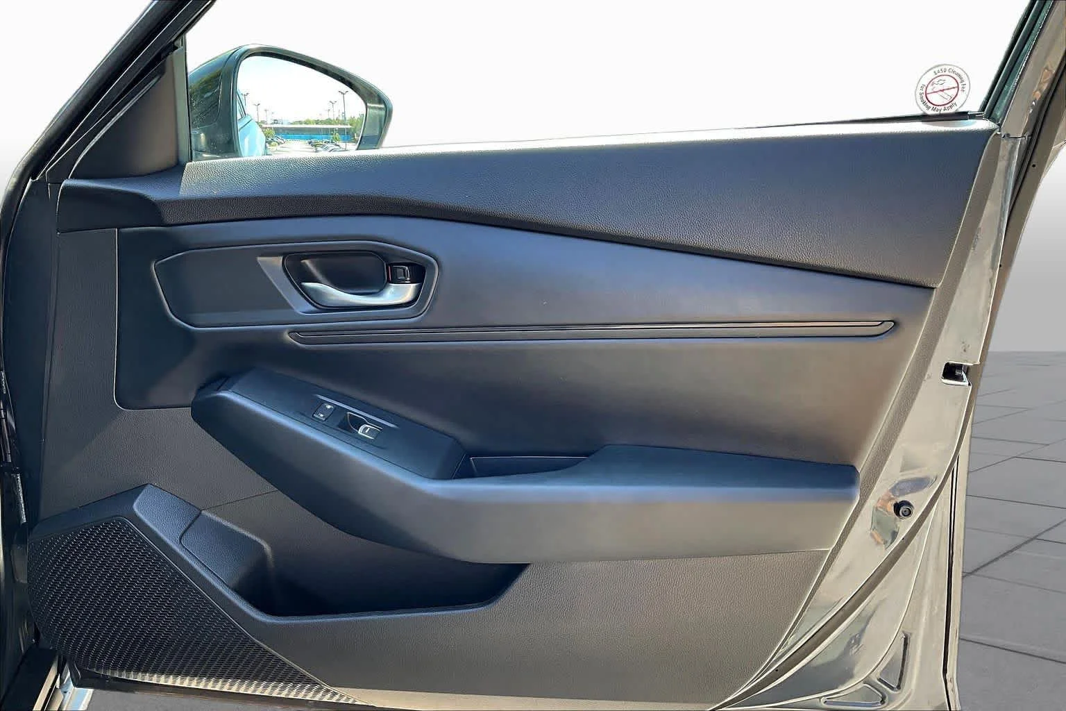 Used 2025 Meteorite Gray Metallic Honda SE image 23