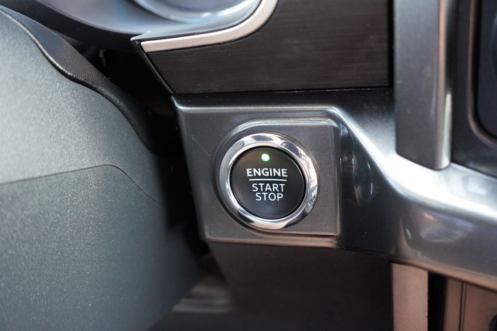Used 2023 Black Ford XLT image 32
