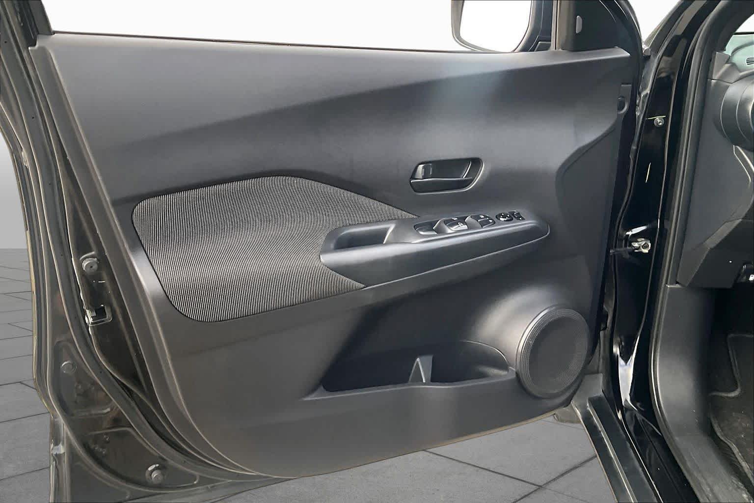 Used 2020 Super Black Nissan S image 21