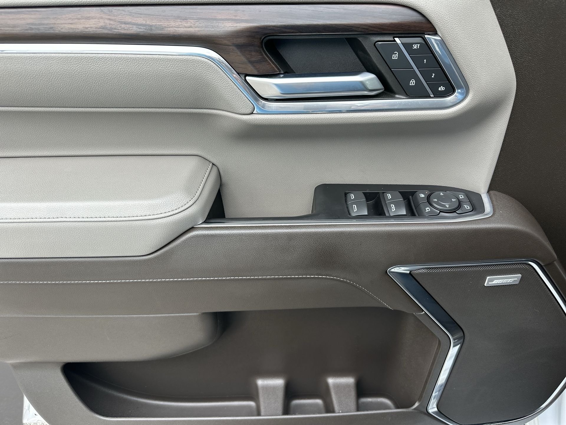 2023 GMC Sierra 1500 SLT - Photo 23