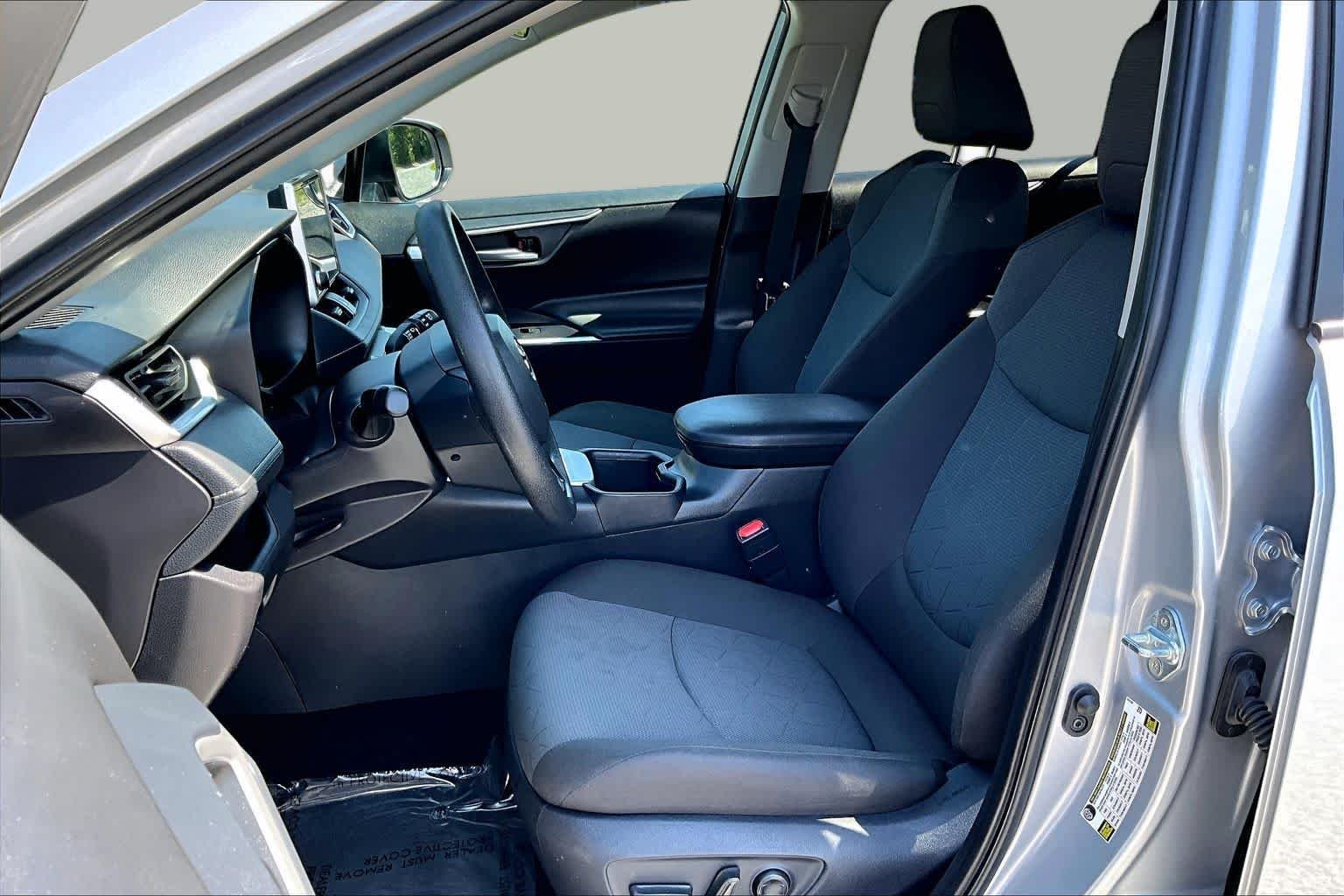 Used 2025 Silver Sky Metallic Toyota XLE image 8