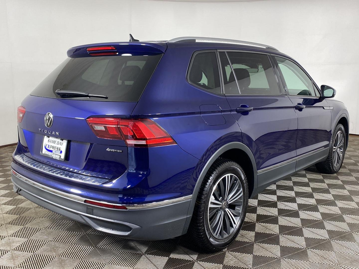 Used 2024 Atlantic Blue Metallic Volkswagen SE image 23