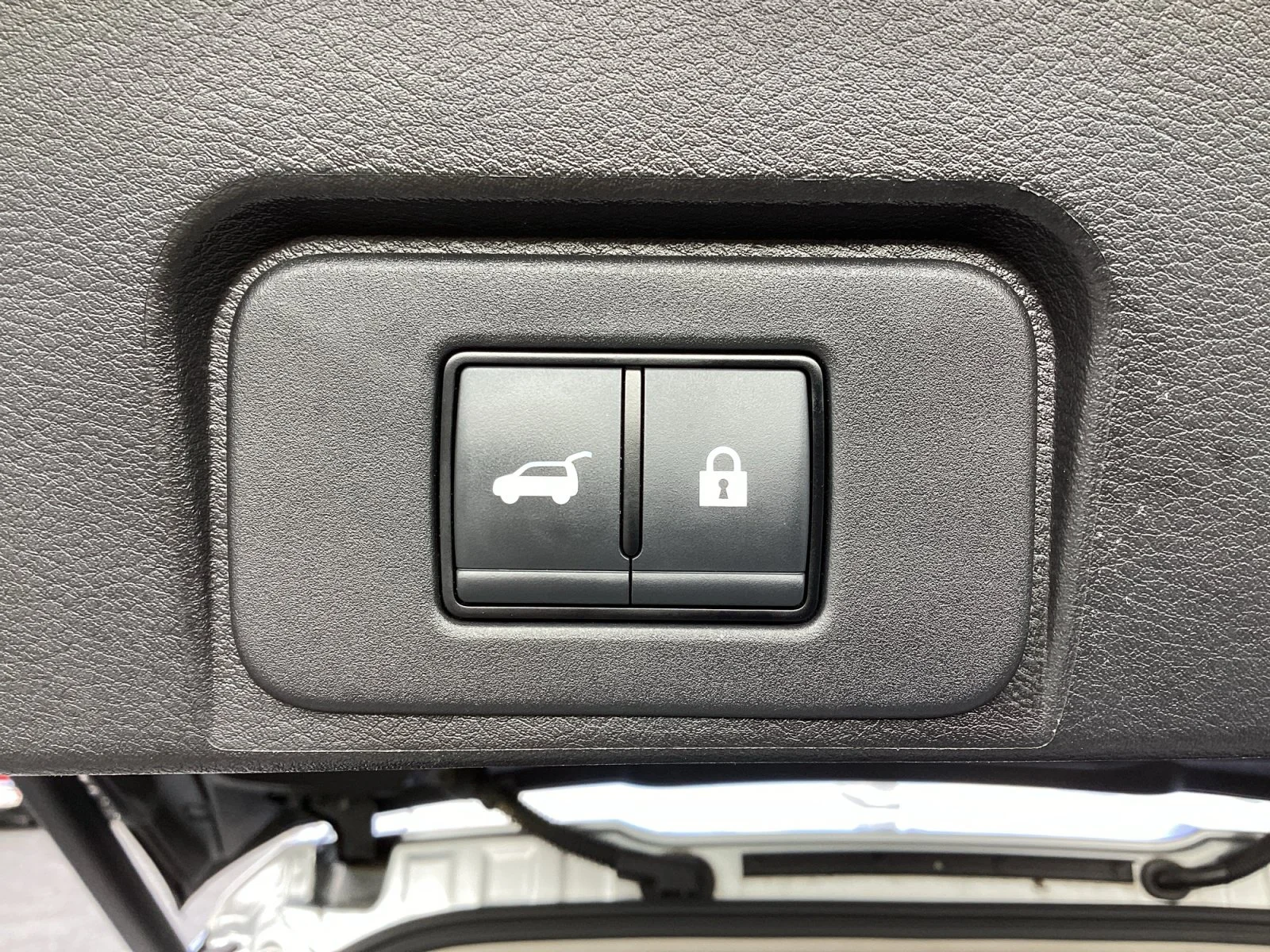 Certified Used 2024 Brilliant Silver Metallic Nissan SV image 17
