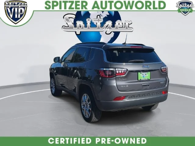 Used 2024 Gray Jeep Latitude Lux image 8