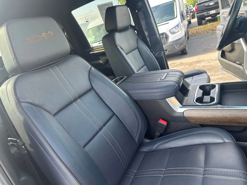 Used 2026 Blue Chevrolet High Country image 36