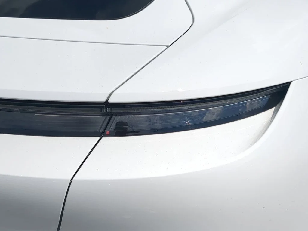 Used 2024  Porsche Base image 8