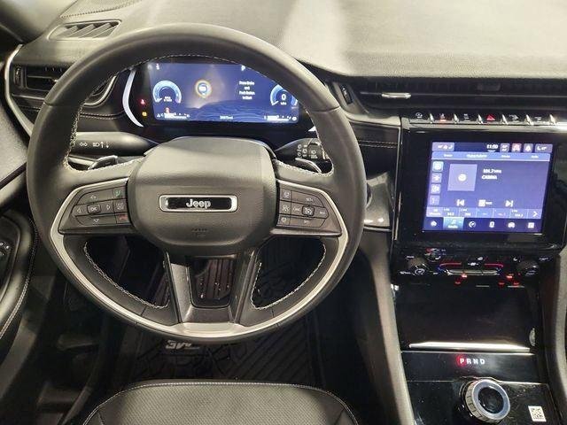 Used 2023 White Jeep Altitude image 11