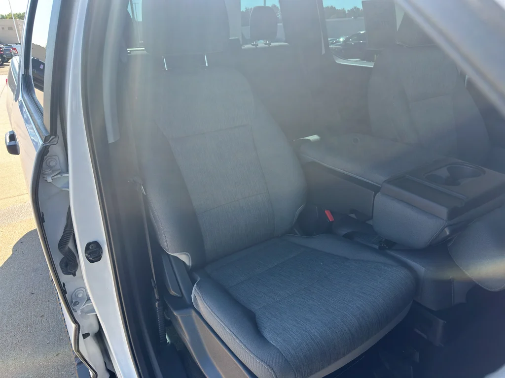 Used 2022 Oxford White Ford XL image 30