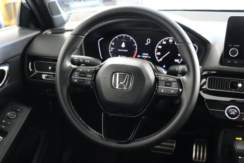 Used 2024 Sonic Gray Pearl Honda Sport image 10