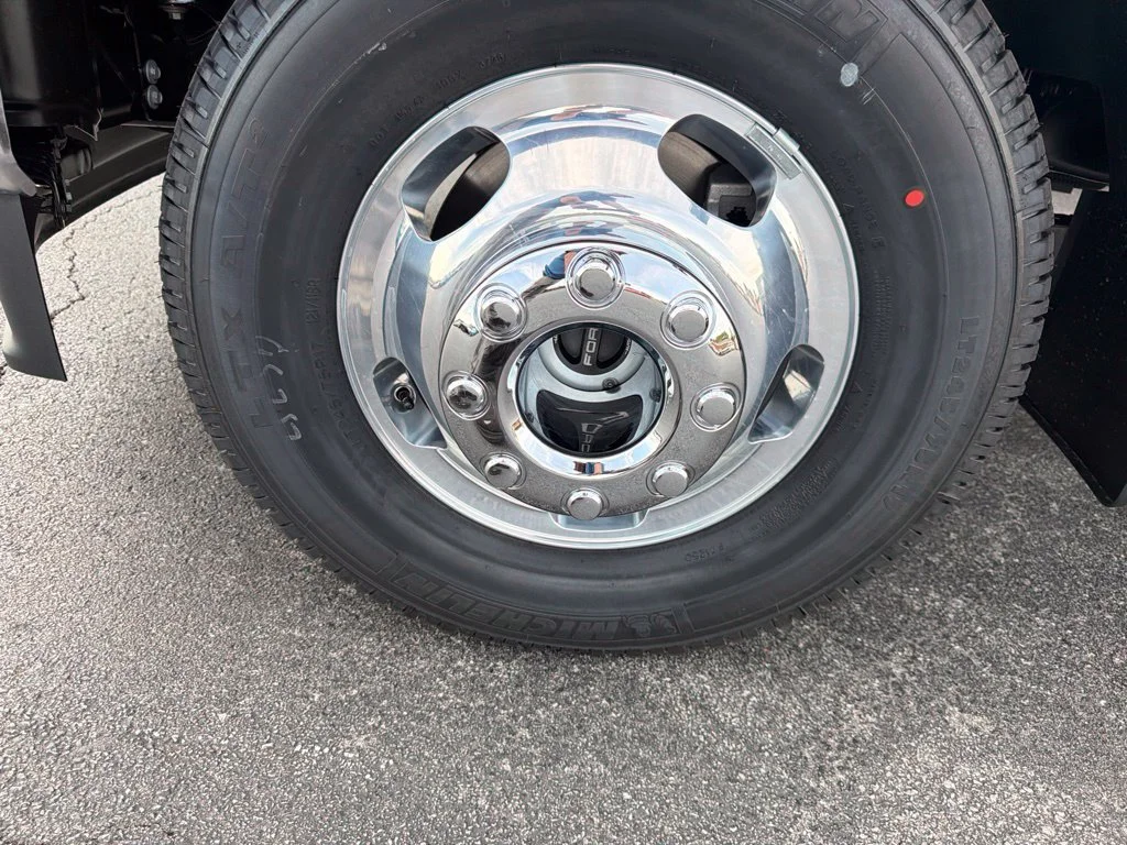 New 2027 Iconic Silver Metallic Ford F-350® Lariat® image 8
