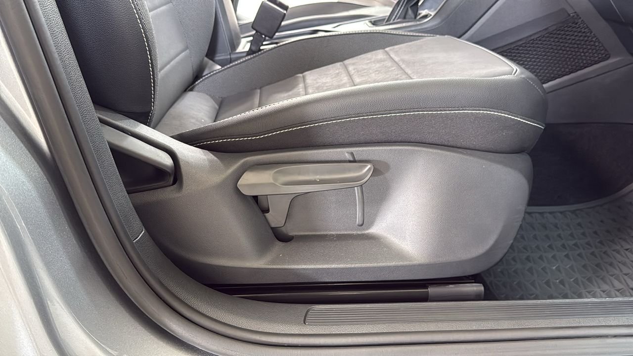 Used 2022  Volkswagen 1.5T SE image 20