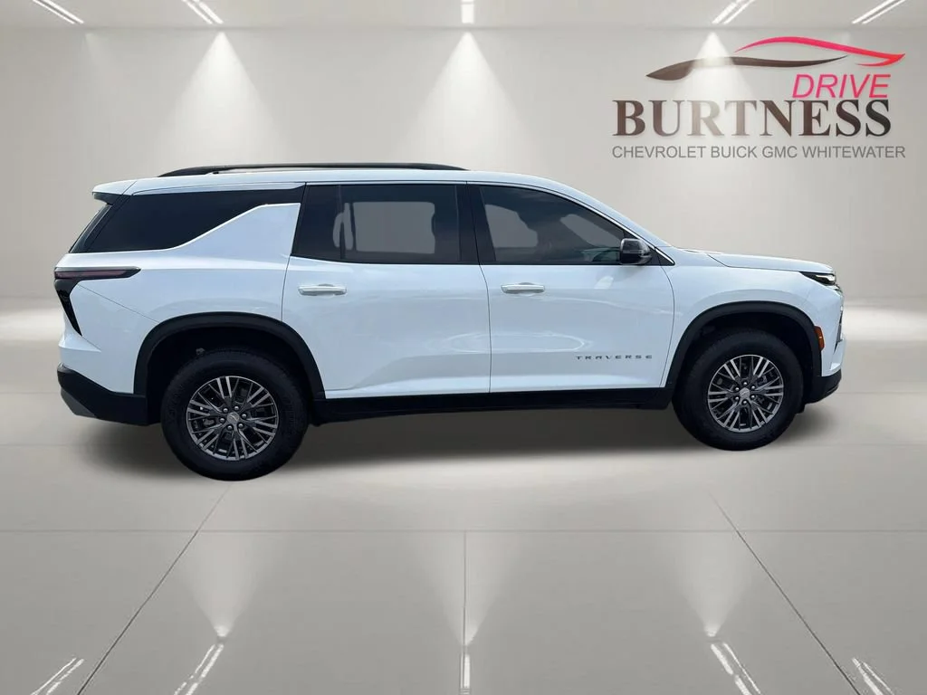 2025 Chevrolet Traverse LT - Photo 13