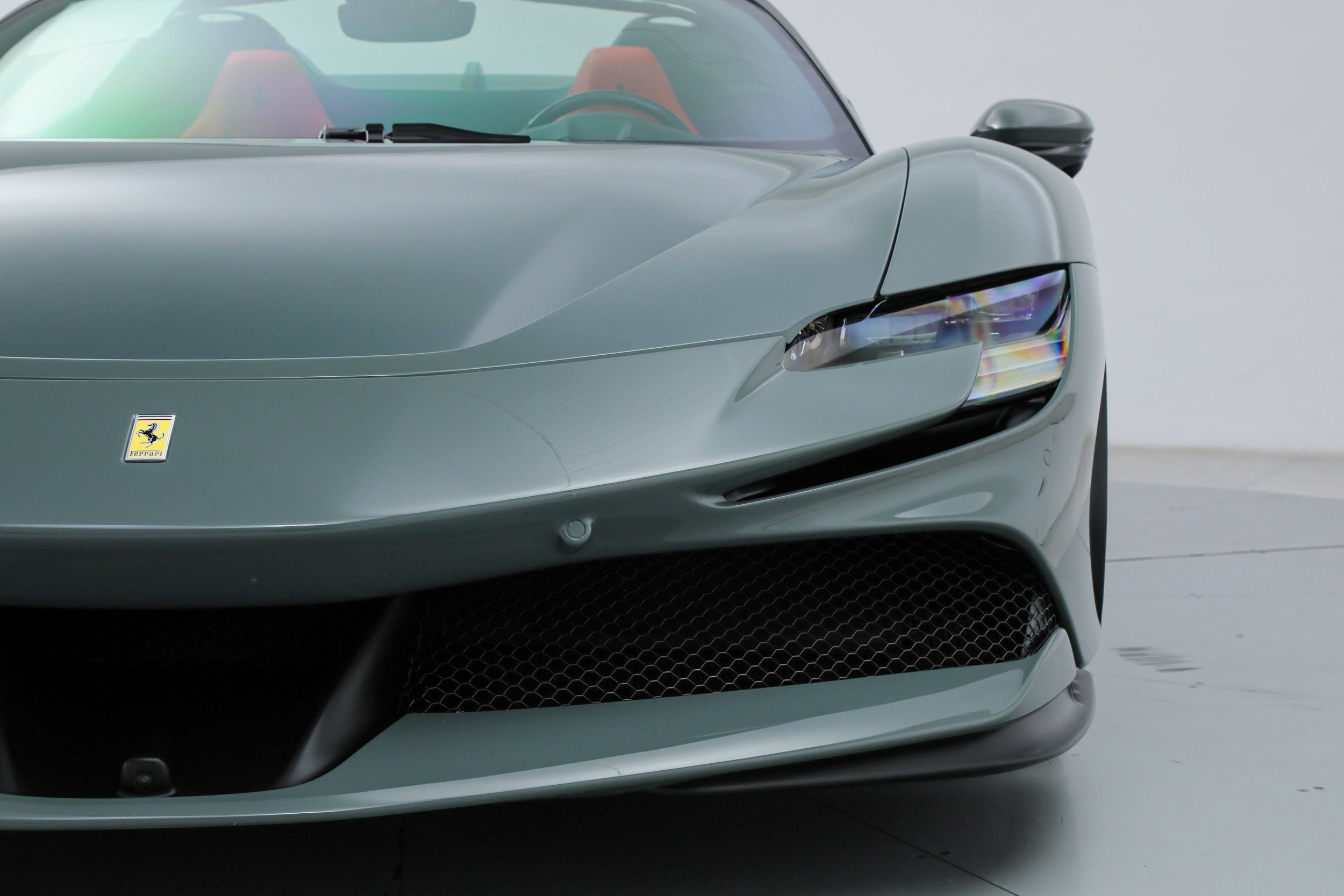 Certified Used 2025 Grigio Medio Ferrari  image 17