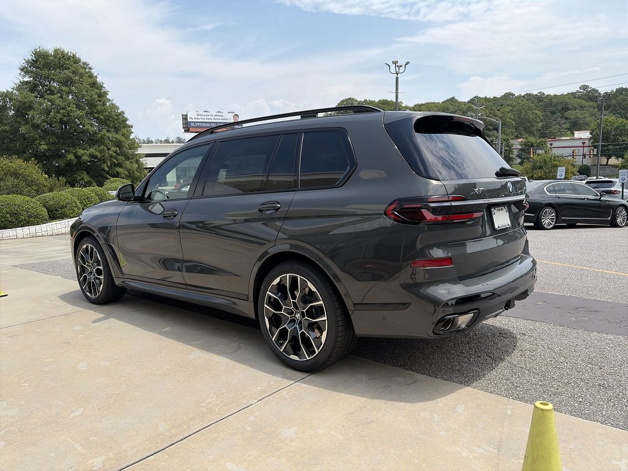 New 2027 Dravit Grey Metallic BMW xDrive40i image 6
