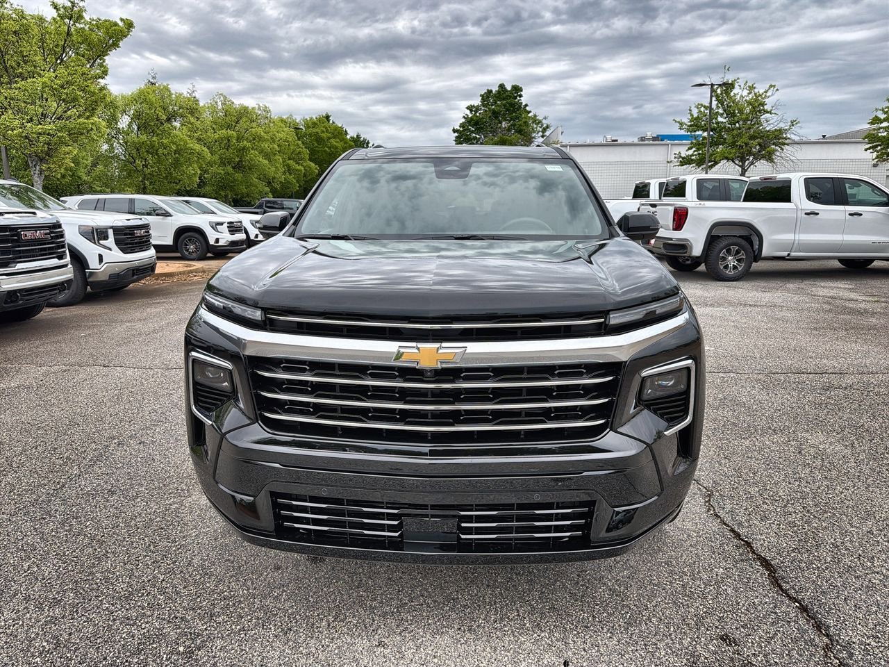 New 2026 Mosaic Black Metallic Chevrolet High Country image 3