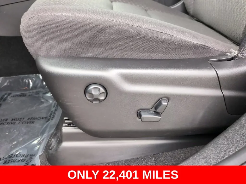 Used 2020 Black Jeep Laredo image 15