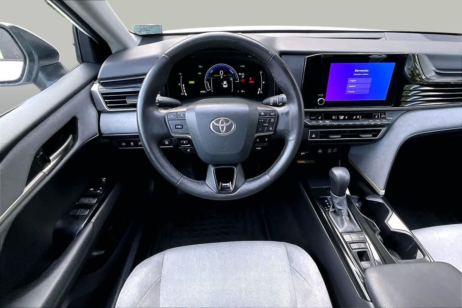 Used 2025 Ice Cap Toyota LE image 6